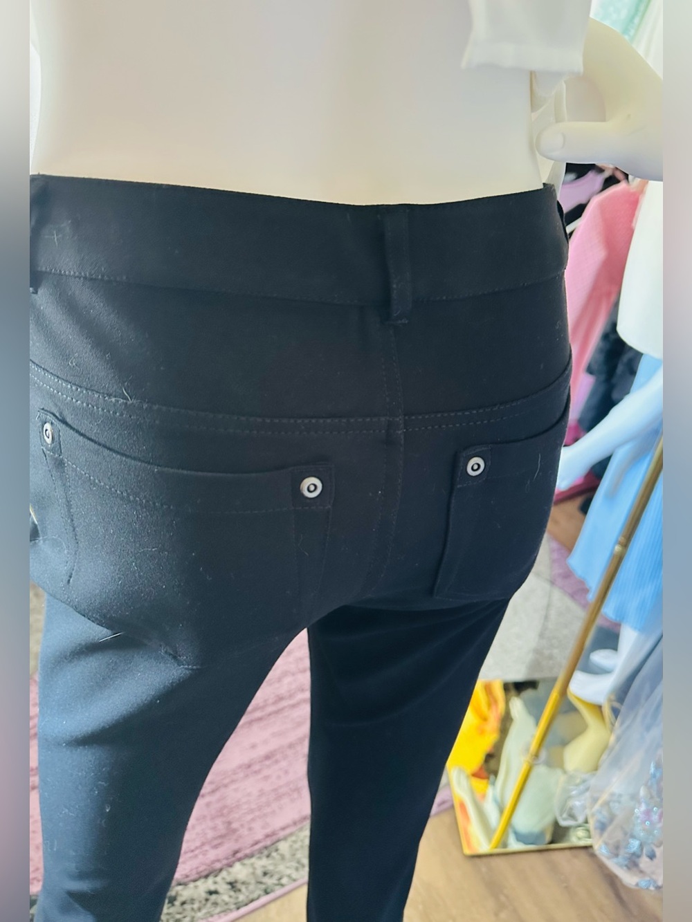 Two by Vince Camuto Black Skinny Ankle Pants - Picture 2 of 8
